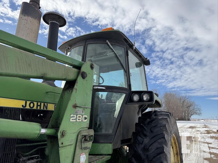 1987-john-deere-4250-image-34