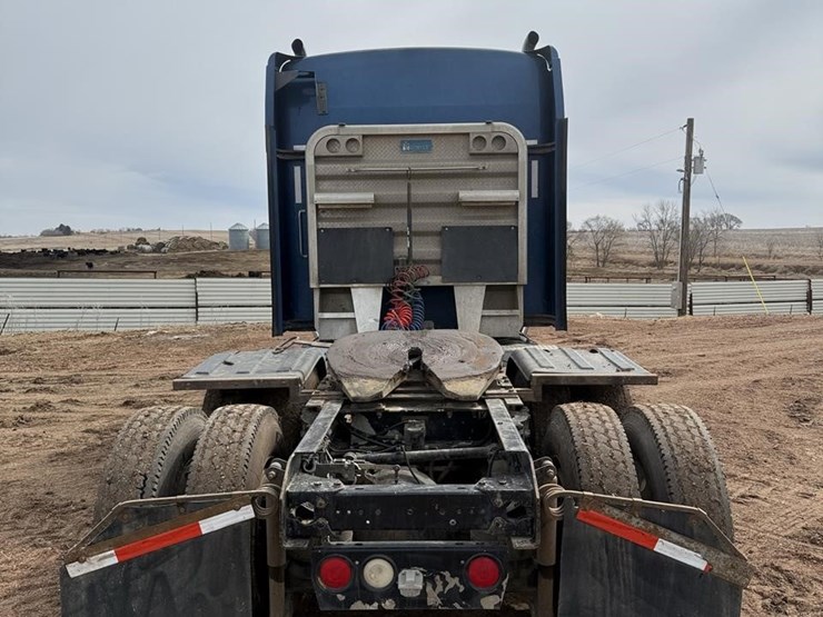 2005-kenworth-w900-image-4