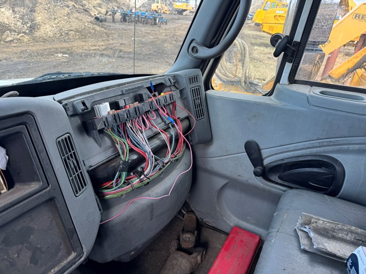 2007-international-durastar-4200-image-32