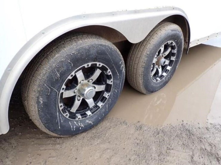 2016-discovery-24-ft-t/a-enclosed-trailer-1d9r1202-image-13