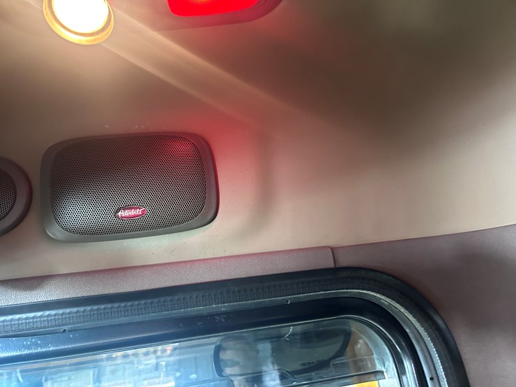 2007-peterbilt-379-image-90