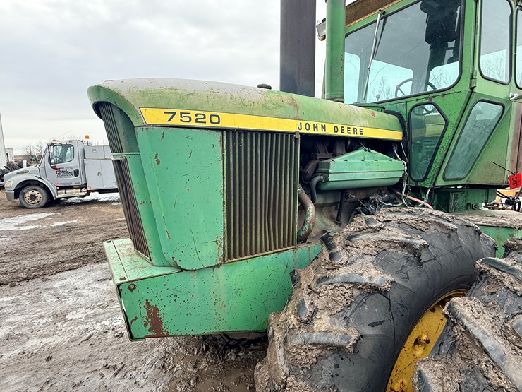 1973-john-deere-7520-image-9
