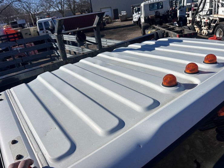 2013-isuzu-npr-image-64