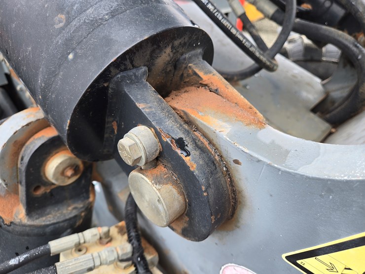 skyjack-sj1056ths-image-50