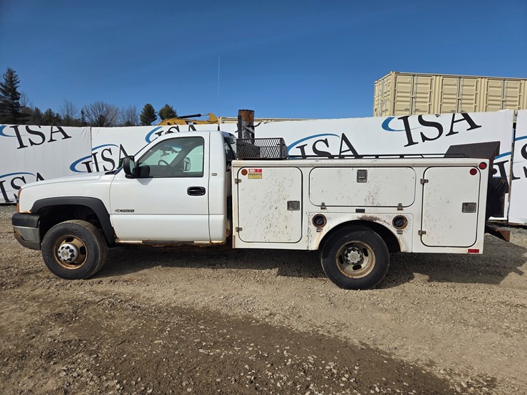 2003-chevrolet-3500-image-2