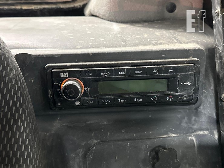 2023-caterpillar-259d3-image-26