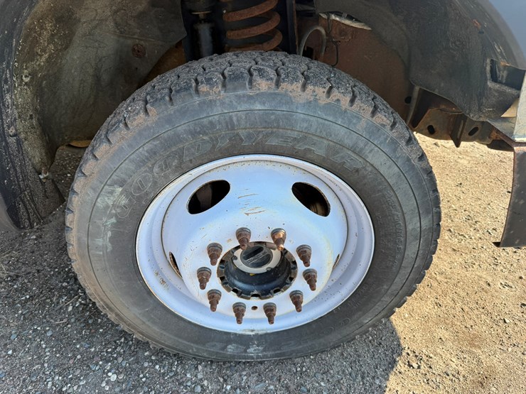 2012-ford-f550-xl-image-58