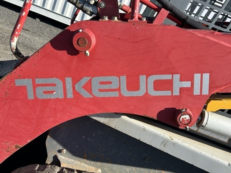 2016-takeuchi-tl8-image-9