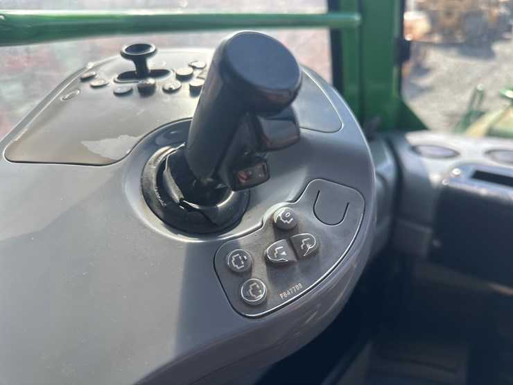 deere-1110e-image-77