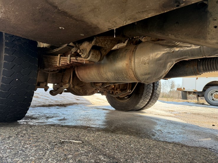 #1061-•-2016-ram-5500-heavy-duty-service-truck-image-22