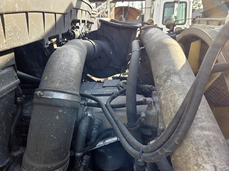 2012-international-7600-image-50