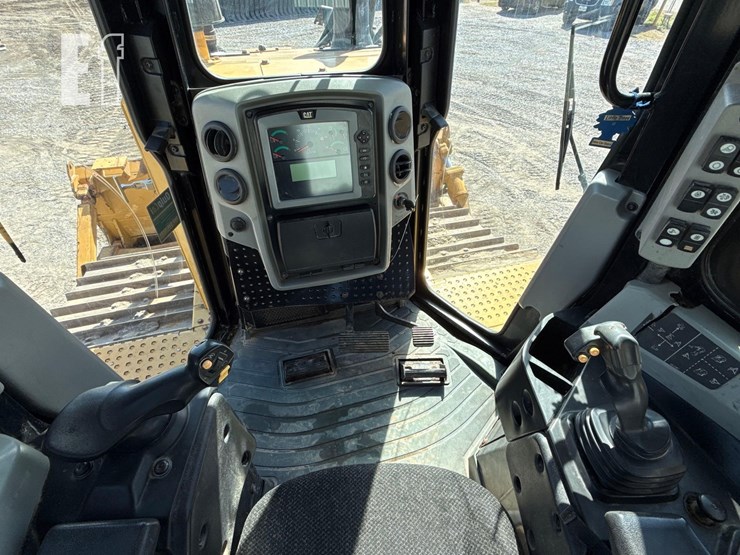 2016-caterpillar-d6t-lgp-image-16