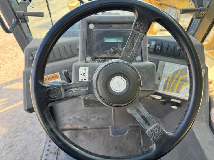 2013-gehl-dl11-image-39