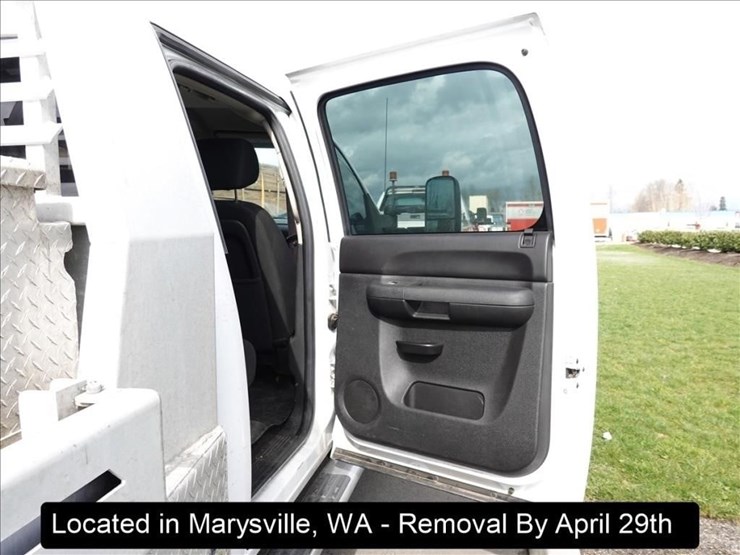 2011-chevrolet-3500-image-5