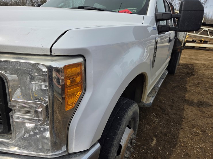 2017-ford-f350-image-12