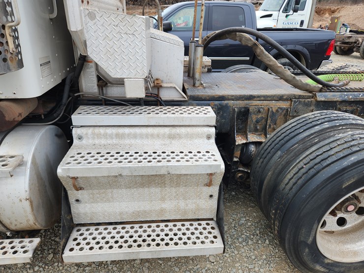 2006-kenworth-t800-image-22