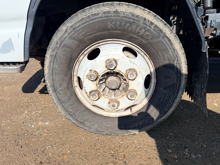 2001-isuzu-npr-image-62