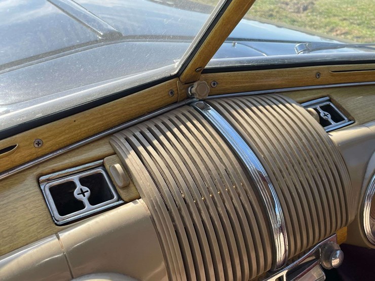 1948-ford-super-deluxe-convertible-image-65