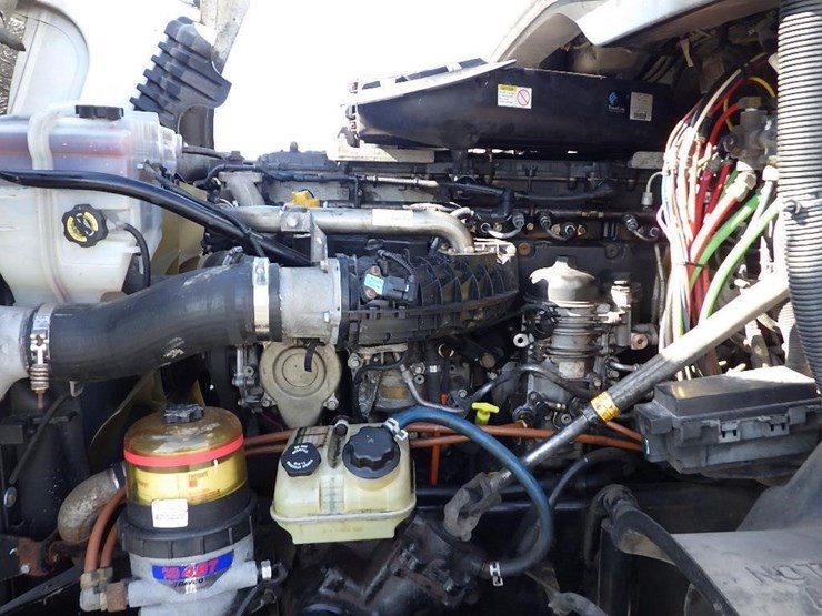 2018-freightliner-cascadia-125-image-13