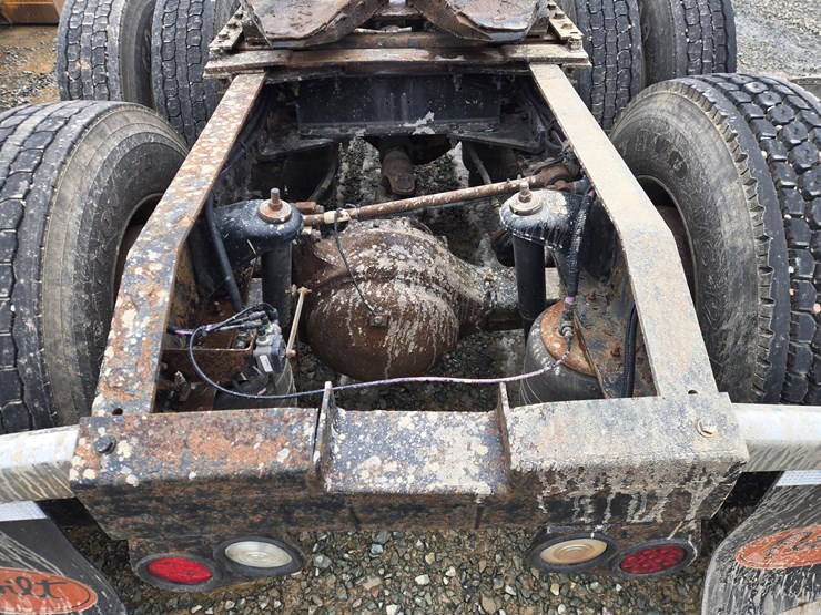 2007-peterbilt-387-image-37