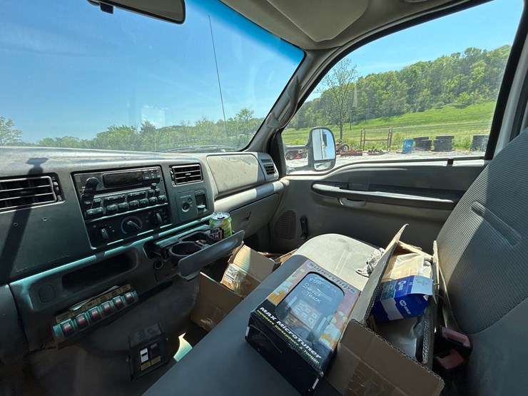 2002-ford-f550-image-14