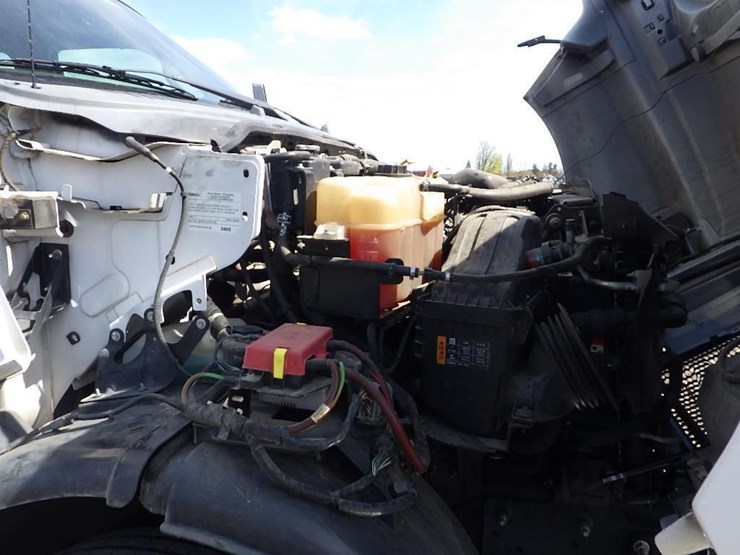 2016-ford-f650-xlt-image-17