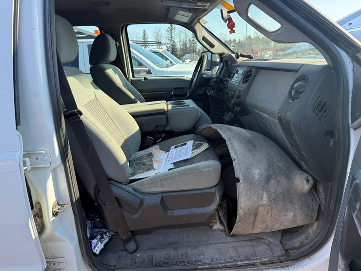 2012-ford-f550-xl-image-24