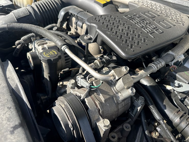 2005-gmc-3500-image-39