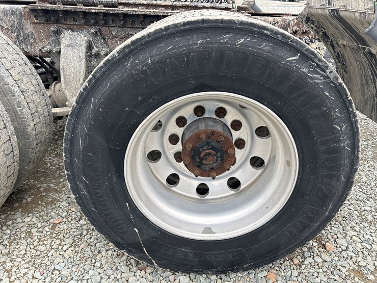 2017-massey-ferguson-8-image-83