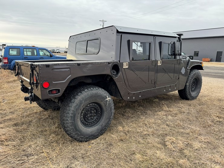 #2246-•-2001-american-general-4x4-hummer-image-5
