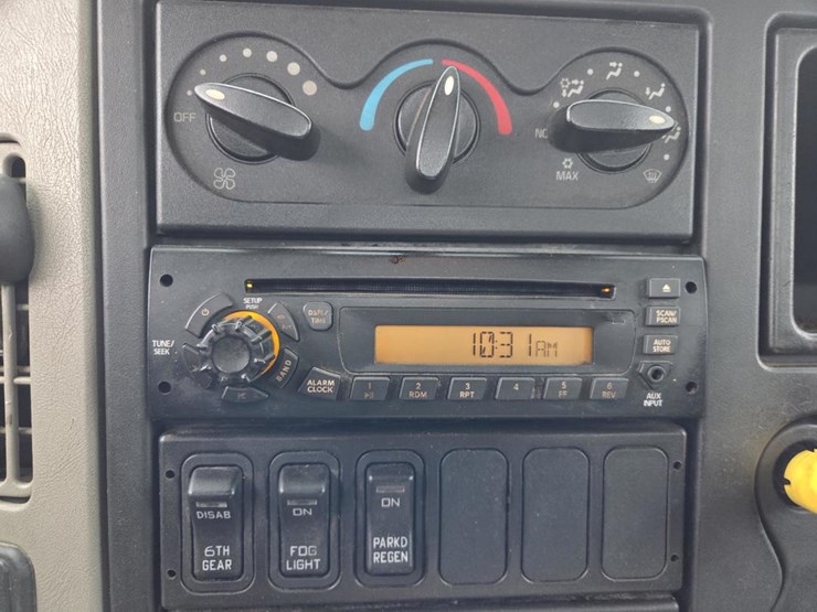 2013-international-durastar-4300-image-79