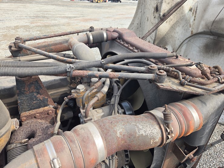 2007-peterbilt-579-image-55