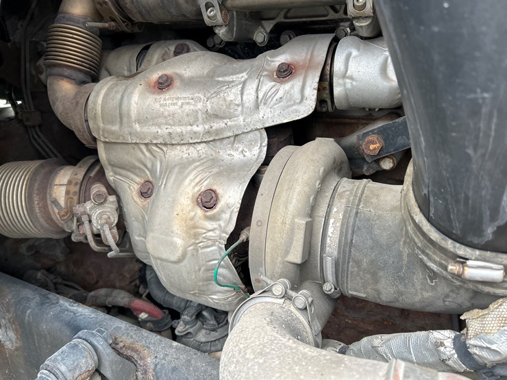 2017-massey-ferguson-8-image-42