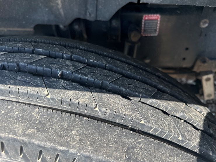 2014-massey-ferguson-8-image-68