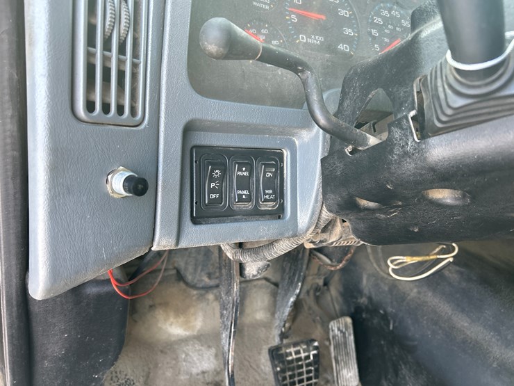 2005-international-7600-image-67