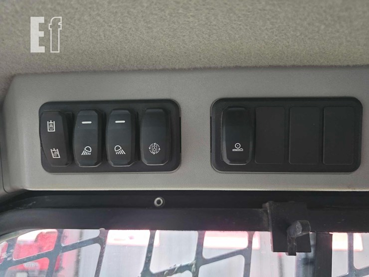 2023-caterpillar-259d3-image-20