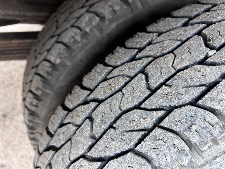 2003-gmc-3500-image-65