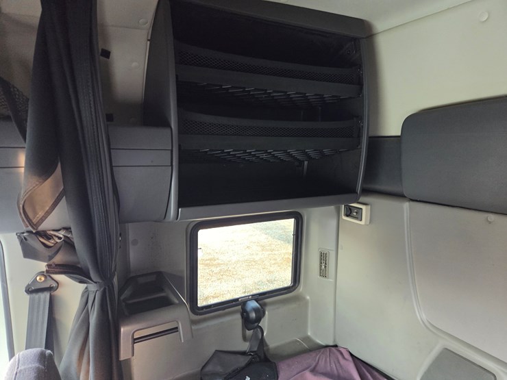 2013-international-prostar-image-57