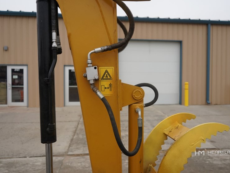 2014-caterpillar-305.5e-image-26