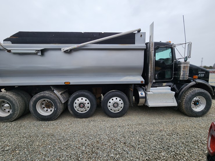 2014-kenworth-t800-image-7