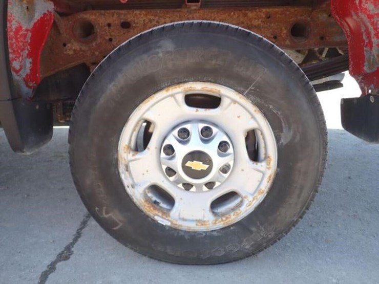 2022-chevrolet-2500hd-image-74