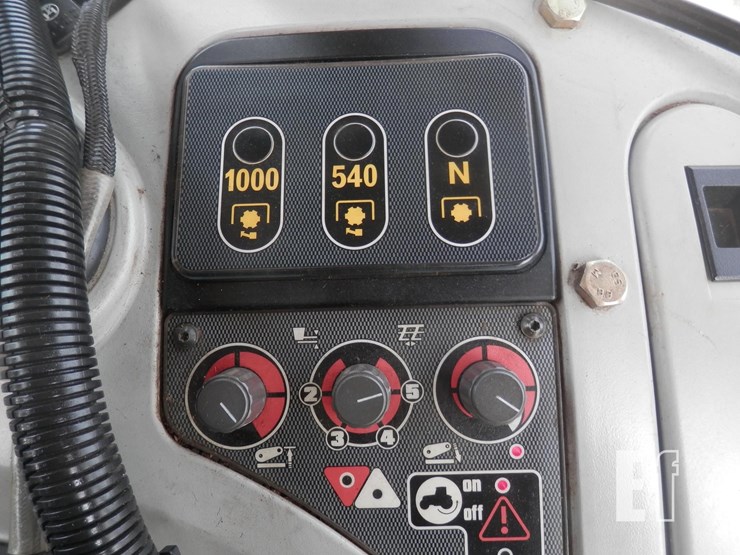 massey-ferguson-8450-image-12