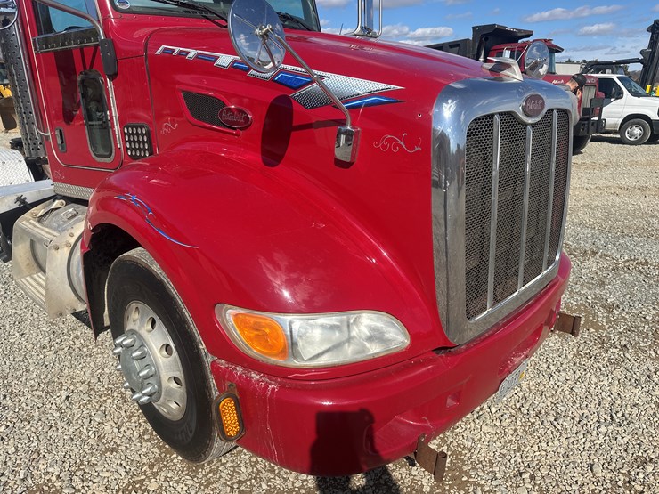 2008-peterbilt-386-image-10