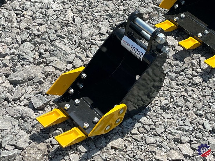 unused-2026-ce-8"-toothed-bucket-image-1