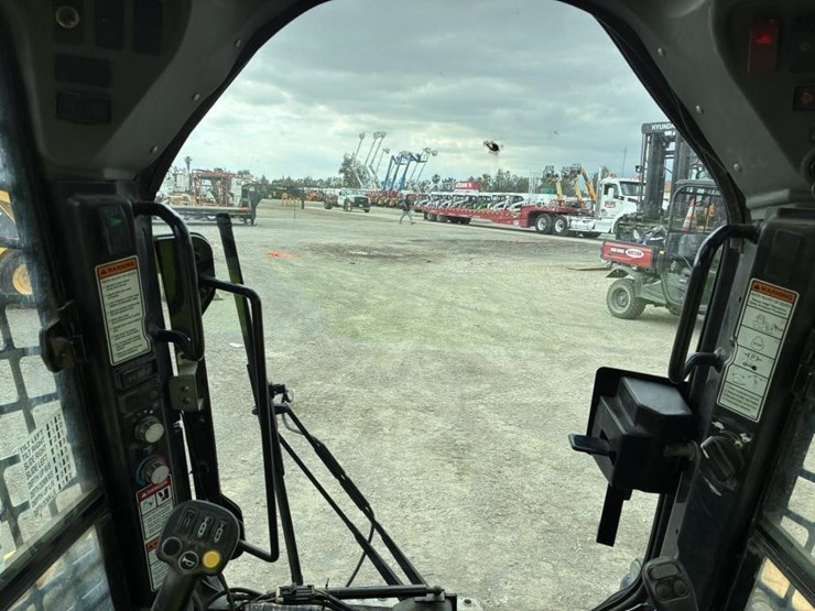 2018-yanmar-s220r-image-19