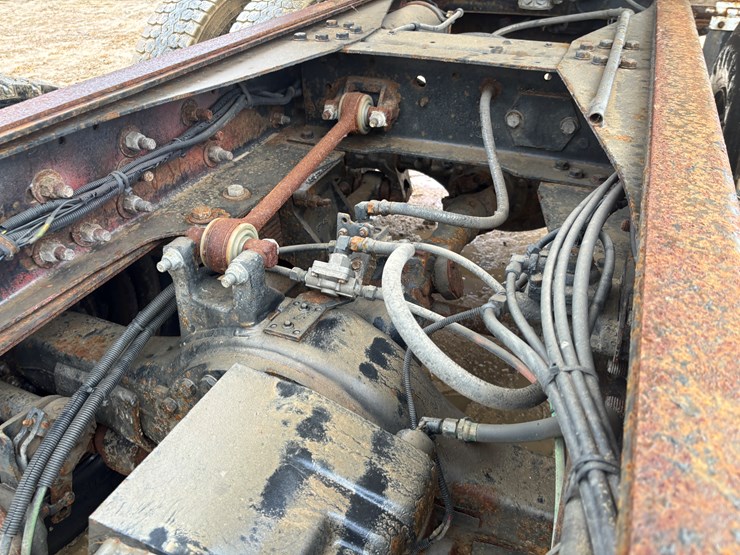 1997-ford-lt8000-image-73