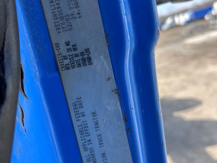 #1680-•-2003-freightliner-day-cab-truck-tractor-image-78