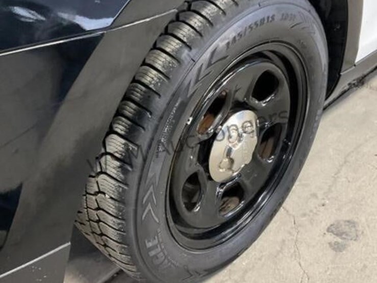 2013-ford-taurus-sdn-image-8