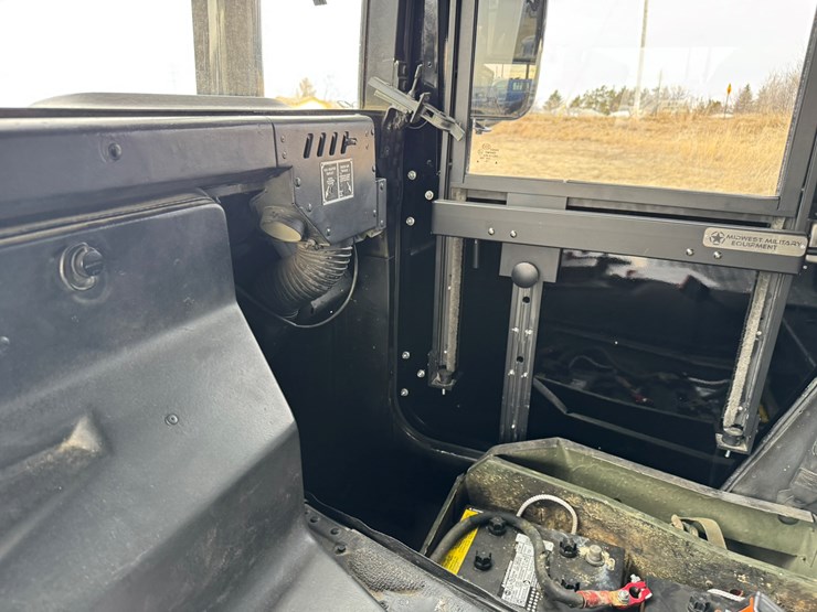 #2246-•-2001-american-general-4x4-hummer-image-33