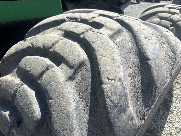 2011-deere-1270e-image-86